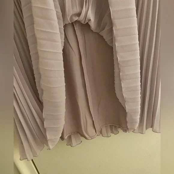 H&M NEW Women’s Purple Lilac Sleeveless Lace Pleated Dress. Size Large. - Picture 4 of 6